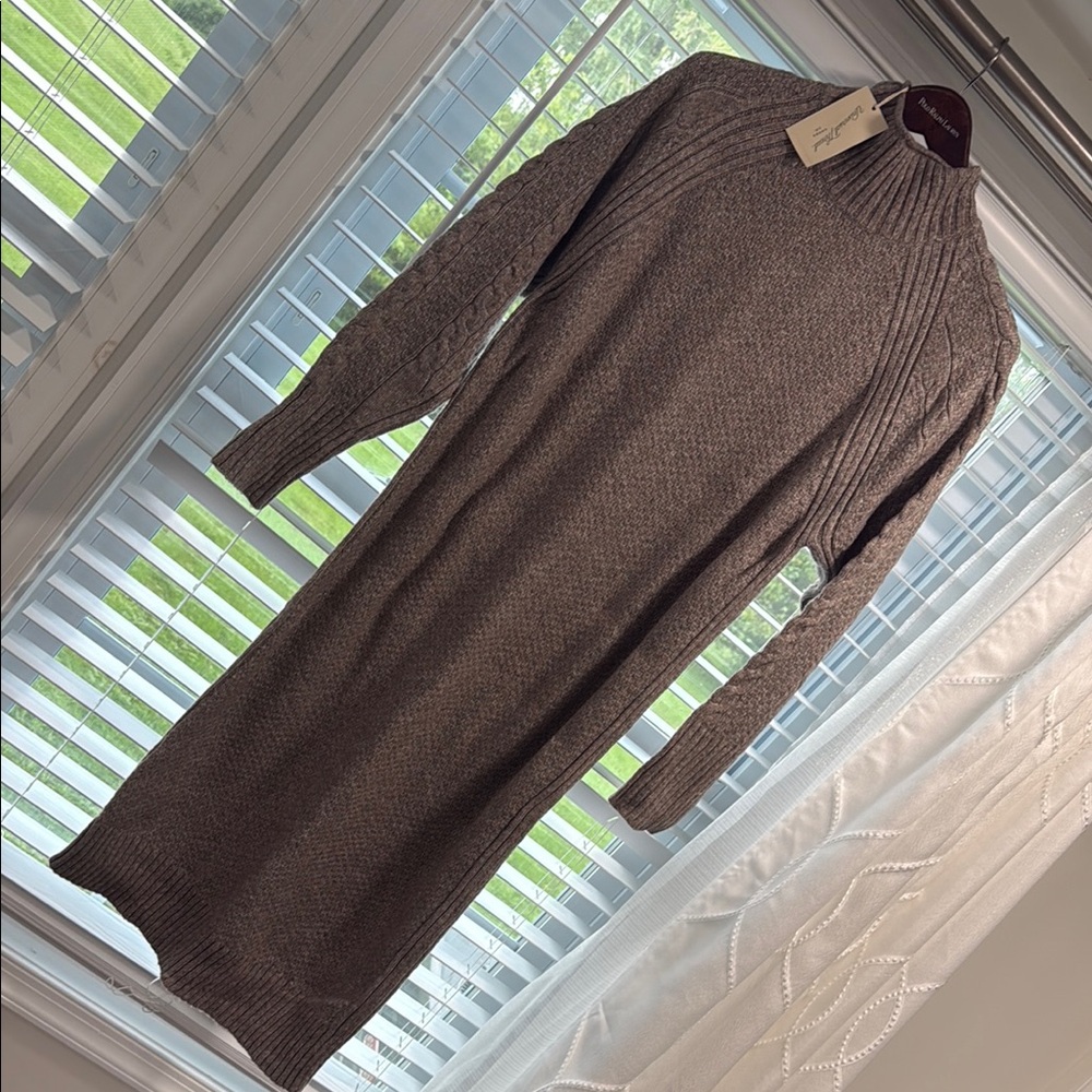 Universal Thread Women's Turtleneck Sweater - Brown